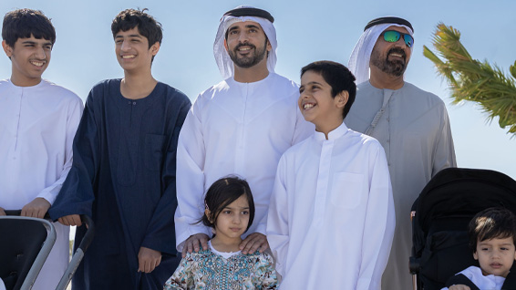Hamdan bin Mohammed reviews Jumeirah Beach 1 development project